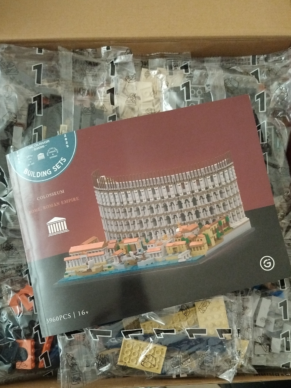 Ancient Roman Colosseum Brick Building Set Collectible DIY Landmarks 3960 Pcs - Picture 4 of 16